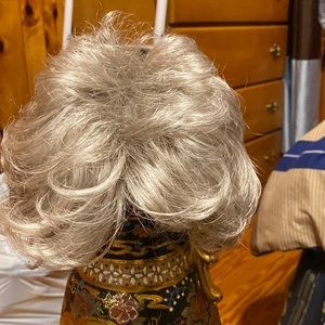 Shirt cut wig beautiful color can restyle